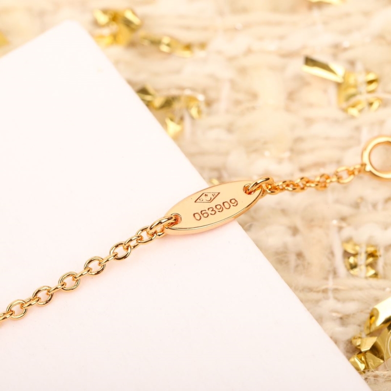 chr1st1an D10r necklaces